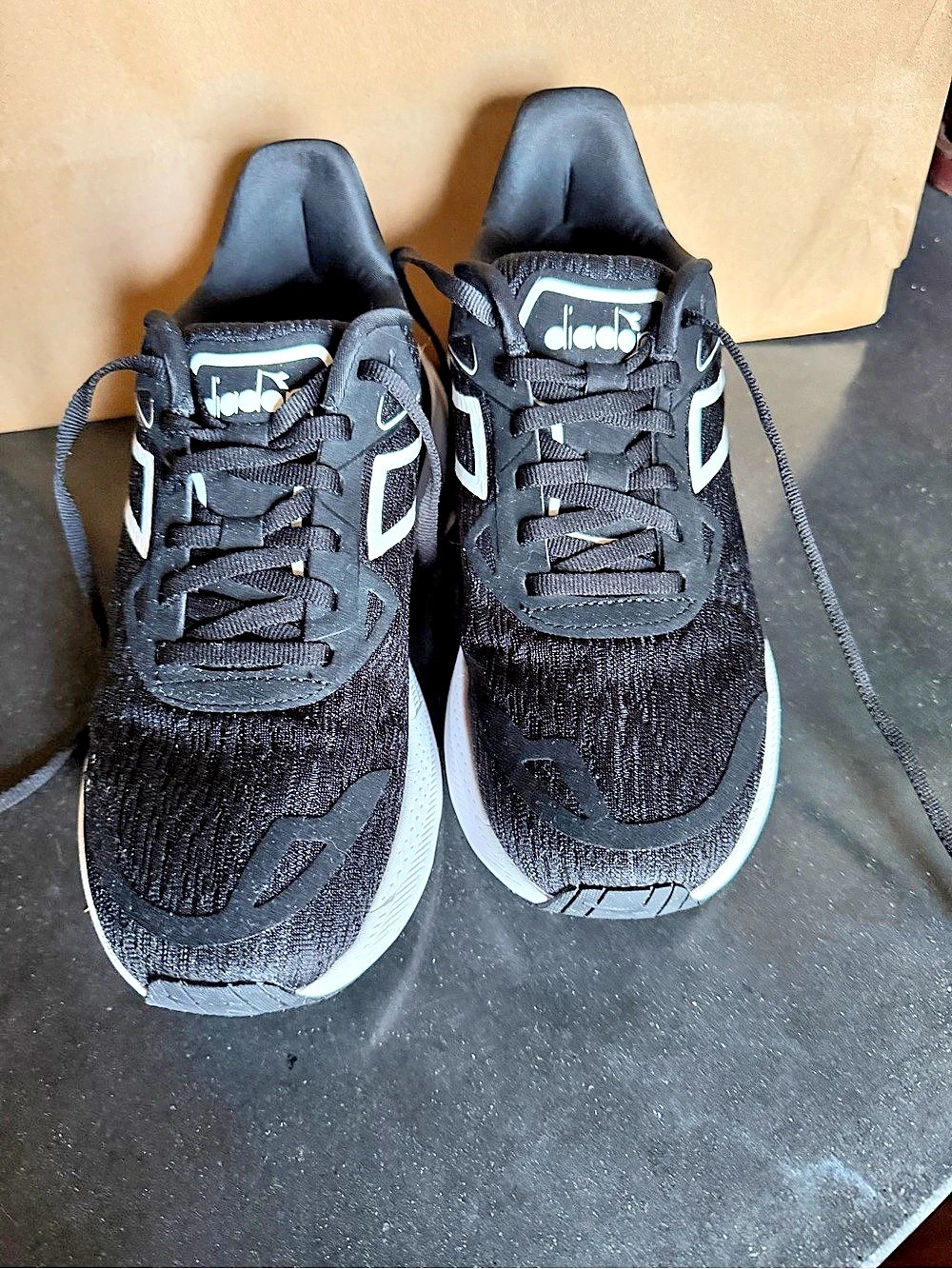 Diadora Nucleo 2 W Running Shoes Black & White US women’s 8 1/2
